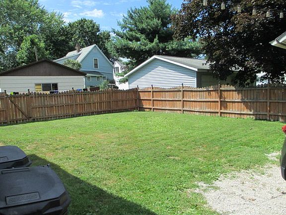 3rd image of 124 Humm Ave