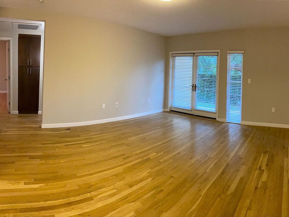 2nd image of 934 Lake St APT 1
