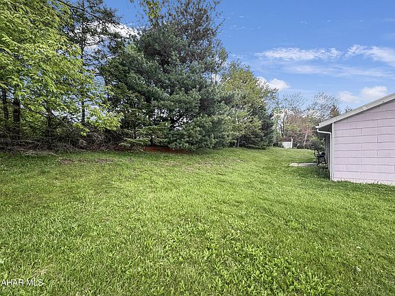 4th image of 132 Cindy St