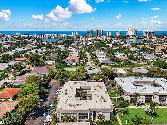 5th image of 788 Park Shore Dr #E20