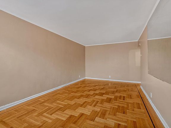 3rd image of 9404 Avenue