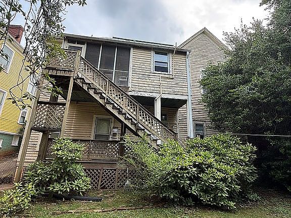 3rd image of 133 Sutherlin Ave