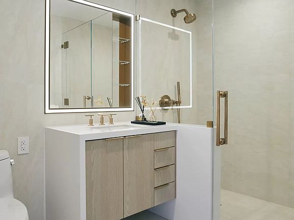 2nd image of 3 Court Sq APT 1005