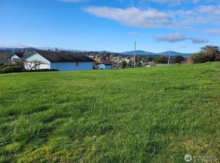 3023 Pawnee Dr, Bremerton, WA 98310