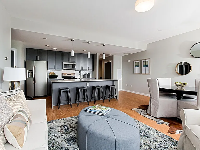 65 E Elizabeth Ave — Photo 4