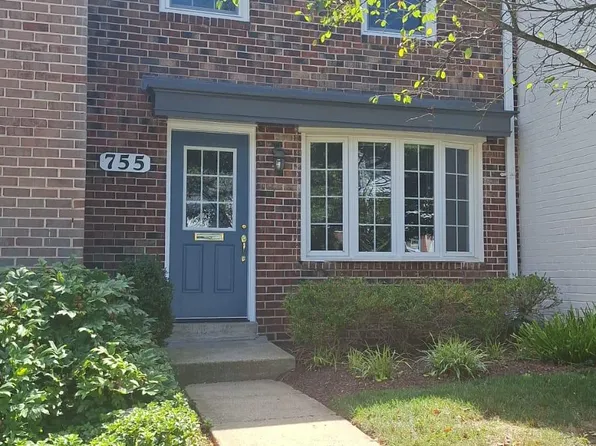 755 Azalea Dr Unit 35, Rockville, MD 20850