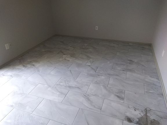 3rd image of 5670 Encino Cv