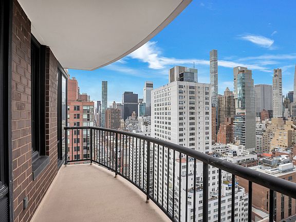 3rd image of 304 E 65th St APT 27B