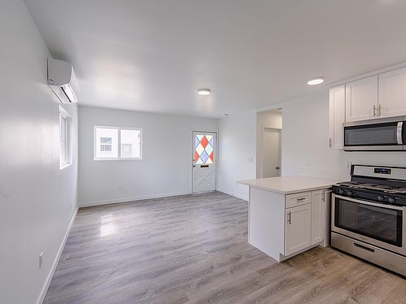 5th image of 5920 Rockne Ave #B