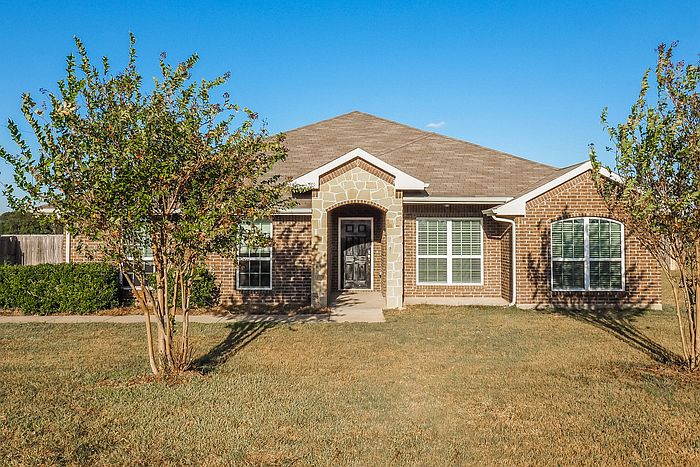 1st image of 300 Windmill Ct