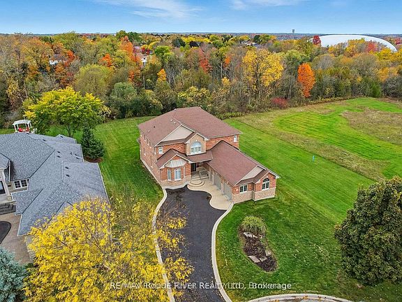 2nd image of 30 Hanover Ct