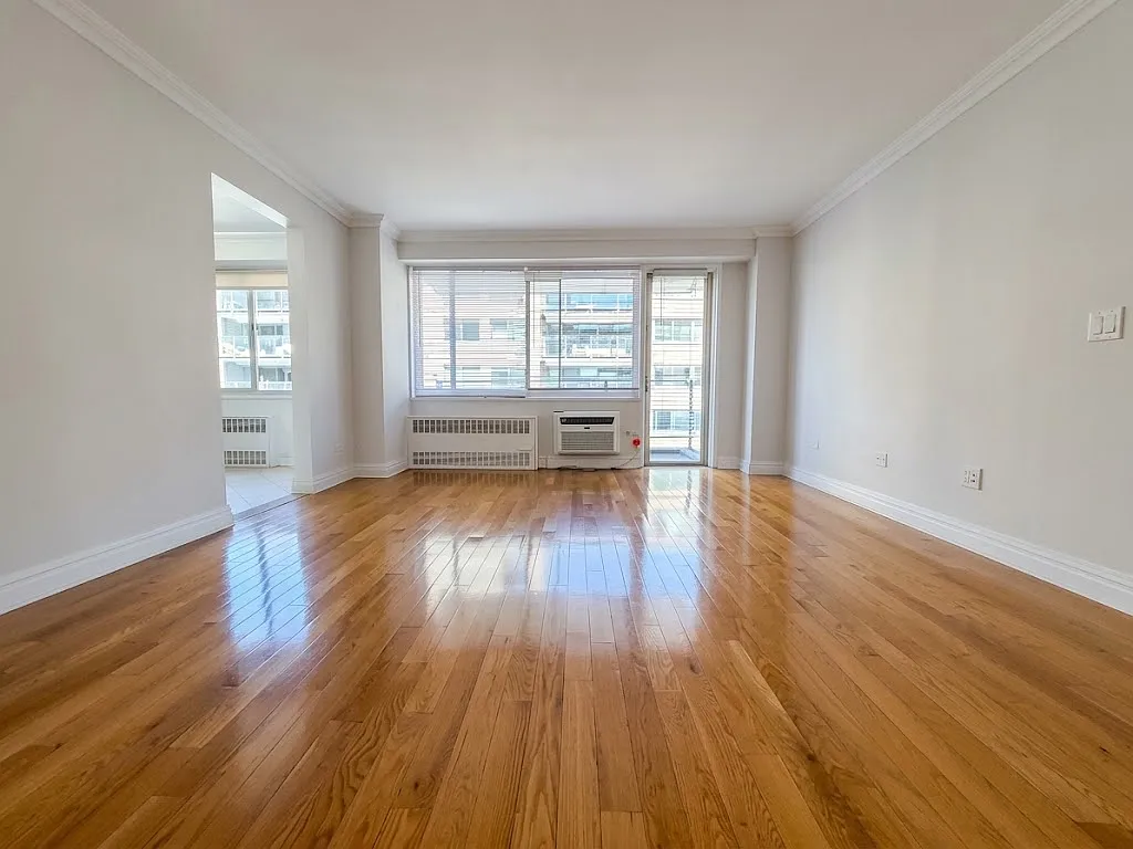 135 W 96th St — Photo 1