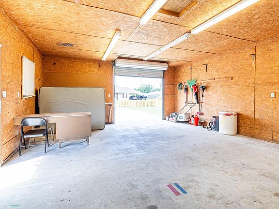 5th image of 203 T Leigh Dr