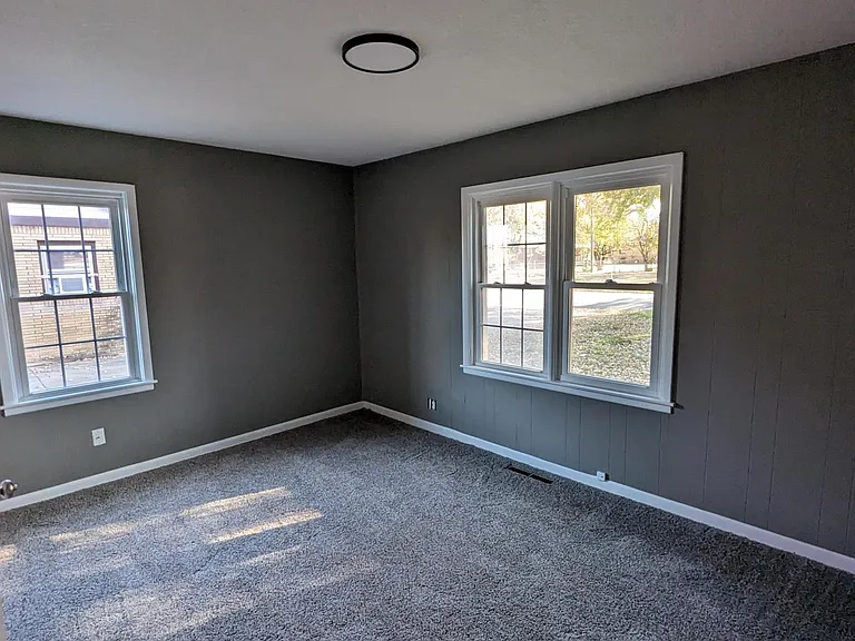 822 Alexander Dr — Photo 9