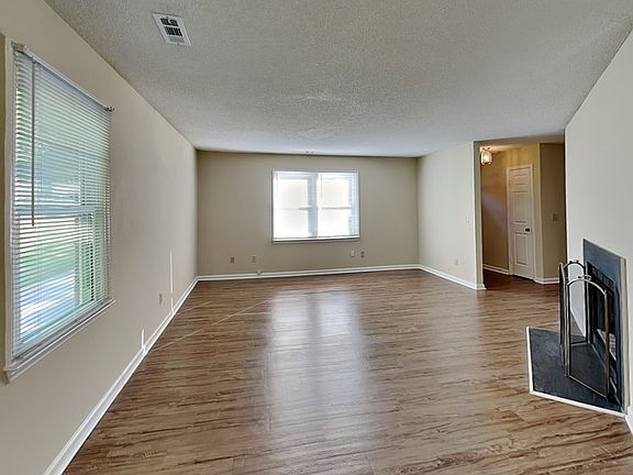 4th image of 6301 Farmstead Dr