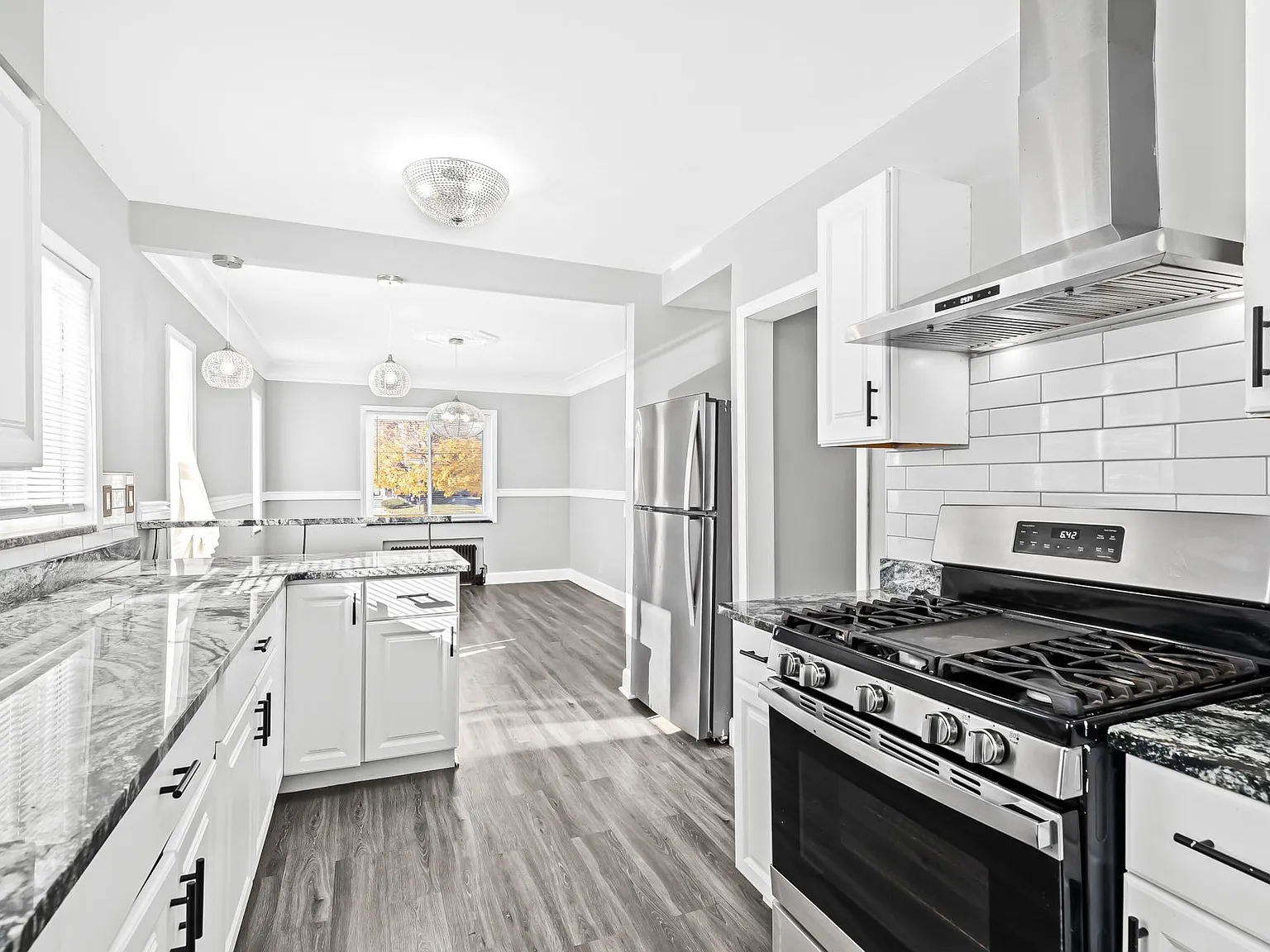3 bed, 1.5 bath, 1446 sqft, $1,600 — Photo 3