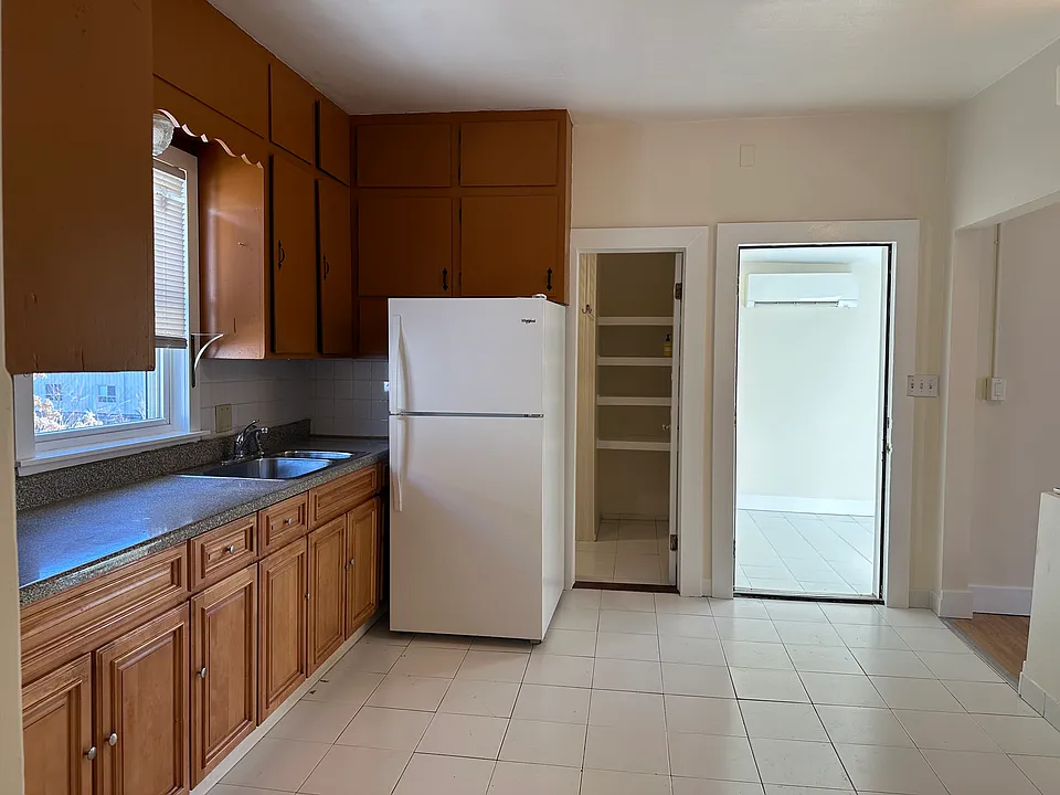 9 Playstead Rd #2
