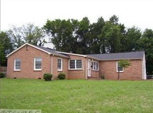 2049 E Sprague St, Winston Salem, NC 27107