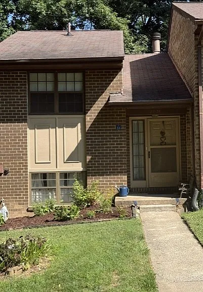 FRONT OF THE HOUSE
