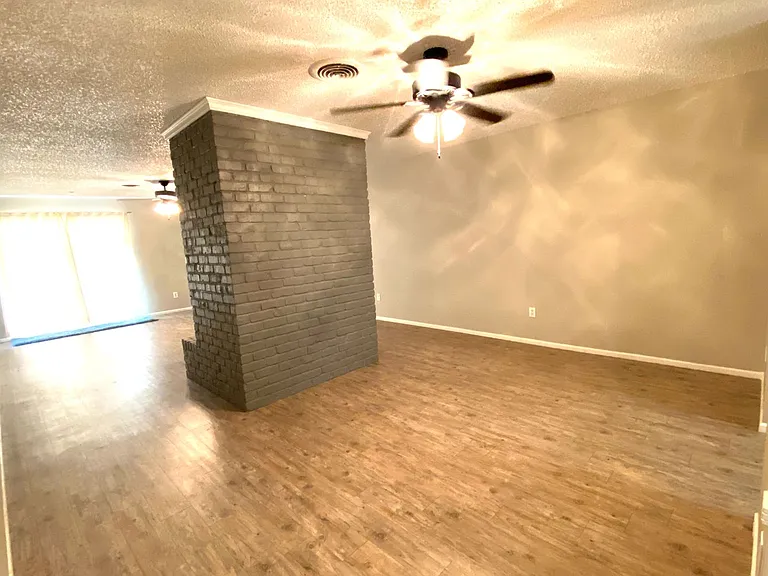 9818 Jordan Ave — Photo 16