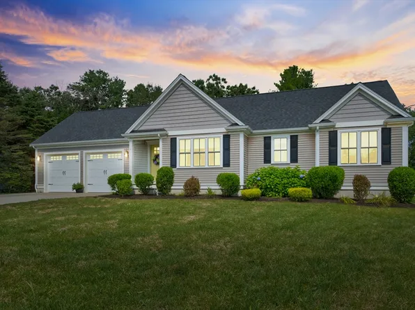 7 Glendale Rd, Hopedale, MA 01747
