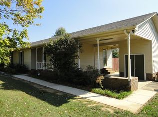 559 Thompson Rd, Unionville, TN 37180