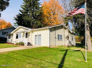 1305 4th St, Lake Odessa, MI