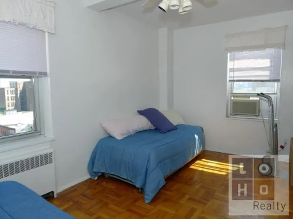 500 Grand Street image 1 of 8