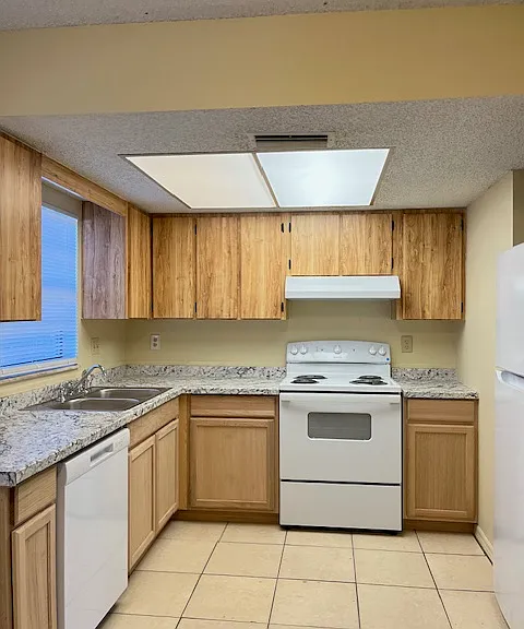 821 Margaret St #A — Photo 2
