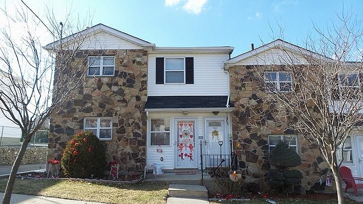 1st image of 542B Buchanan Ave
