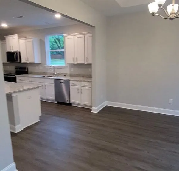 1620 Rosemary Park — Photo 9