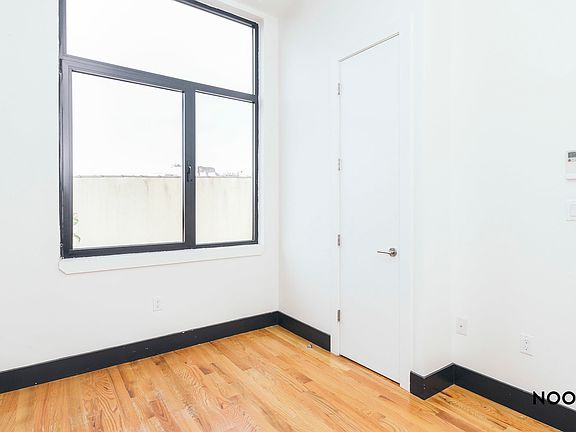 5th image of 277 Irving Ave #4C