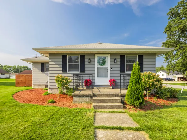 407 Roseberry St, Hebron, IN 46341