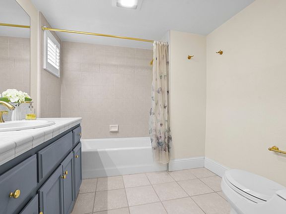 4th image of 530 El Camino Real APT 107