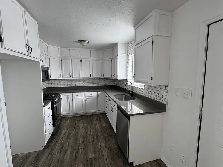 241 E Utah Ave — Photo 3