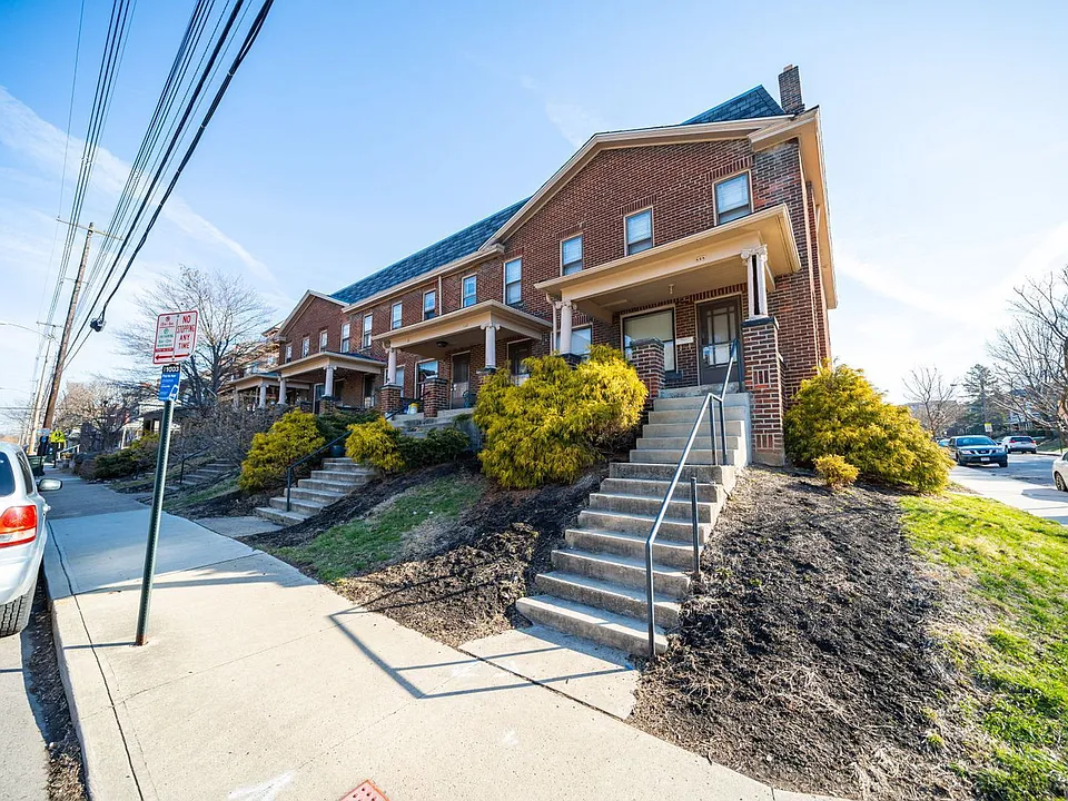838 Dennison Ave
