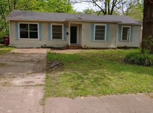 1302 Pecan St, Bonham, TX 75418