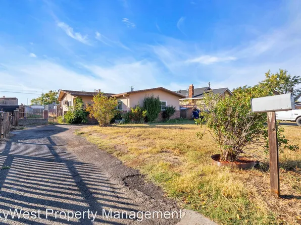 6216 Hermosa St, Sacramento, CA 95822