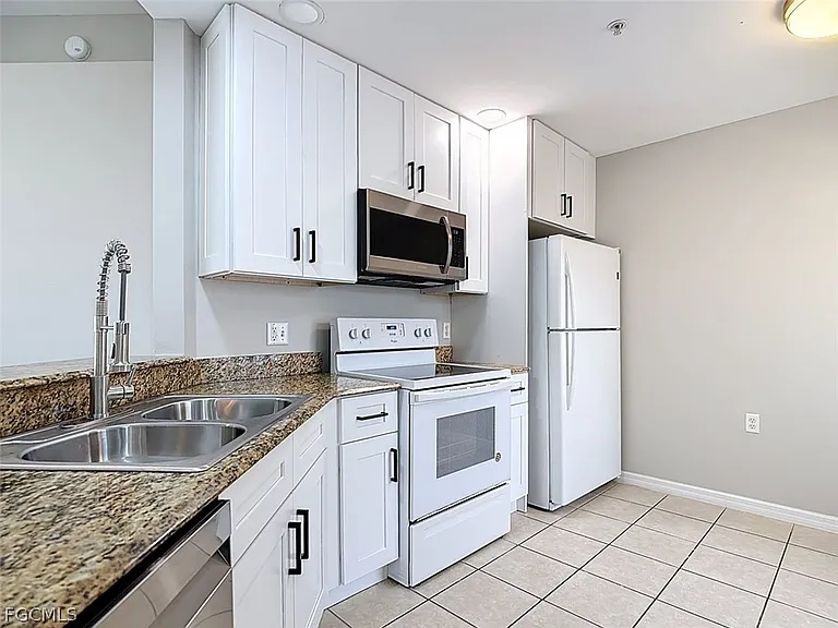 12151 Summergate Cir #R101 — Photo 2