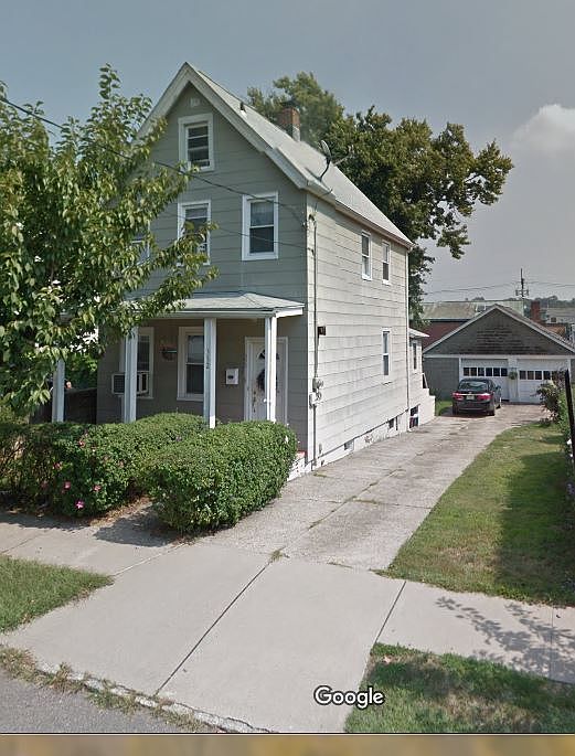 1st image of 352 Cortlandt St