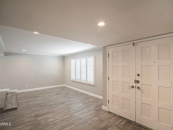 4th image of 1302 E Ellis Dr