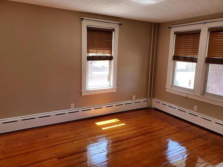 212 Peyton Rd — Photo 3