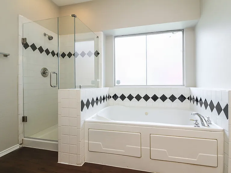 317 Pebblebrook Ln — Photo 10