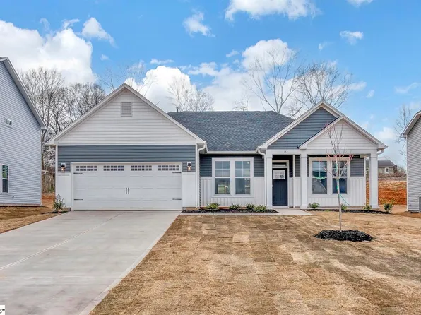 172 Hunter Ridge Dr, Boiling Springs, SC 29316