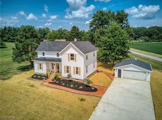 2516 Ranfield Rd, Mogadore, OH 44260