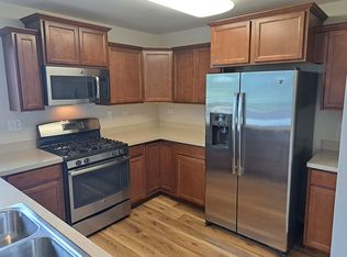 1746 Spinnaker St, Pingree Grove, IL 60140