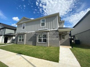 929 S Amarillo Ave #1, Fayetteville, AR 72704