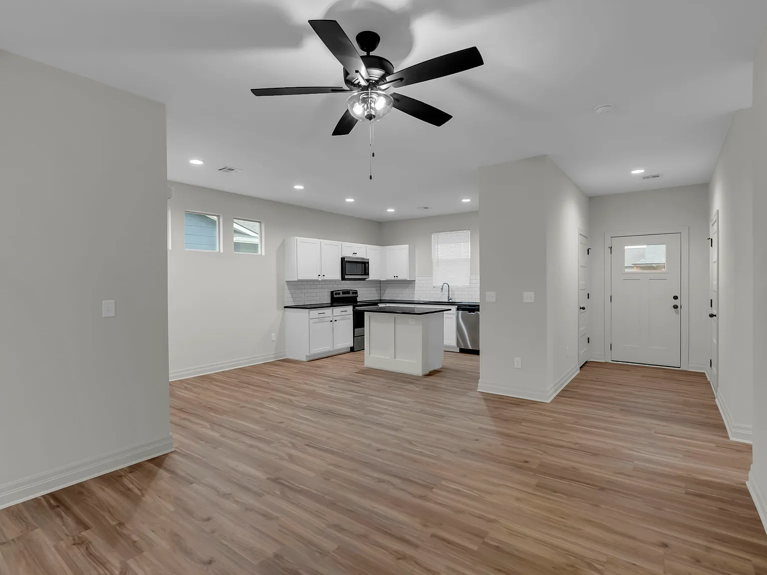 1903 E. Sutton Ct. - 1 — Photo 3