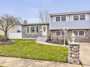 22 Margaret St, Old Bridge, NJ 08857