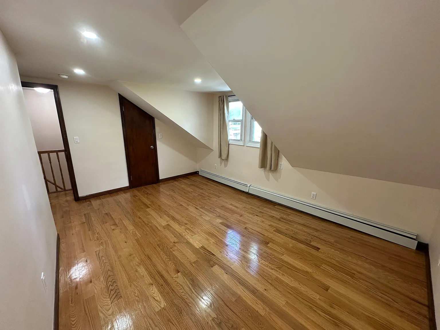 4 bed, $3,800 — Photo 4